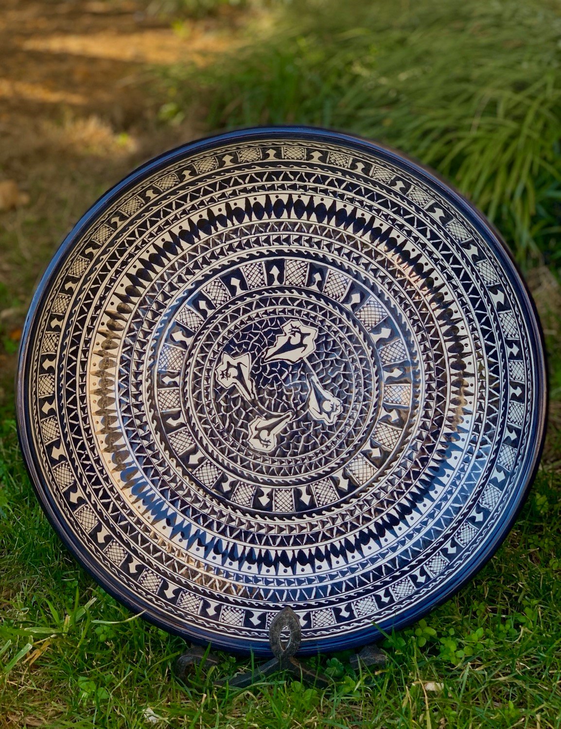 Black and white large bowl - Image 9