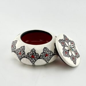 Jewelry box in symmetric design