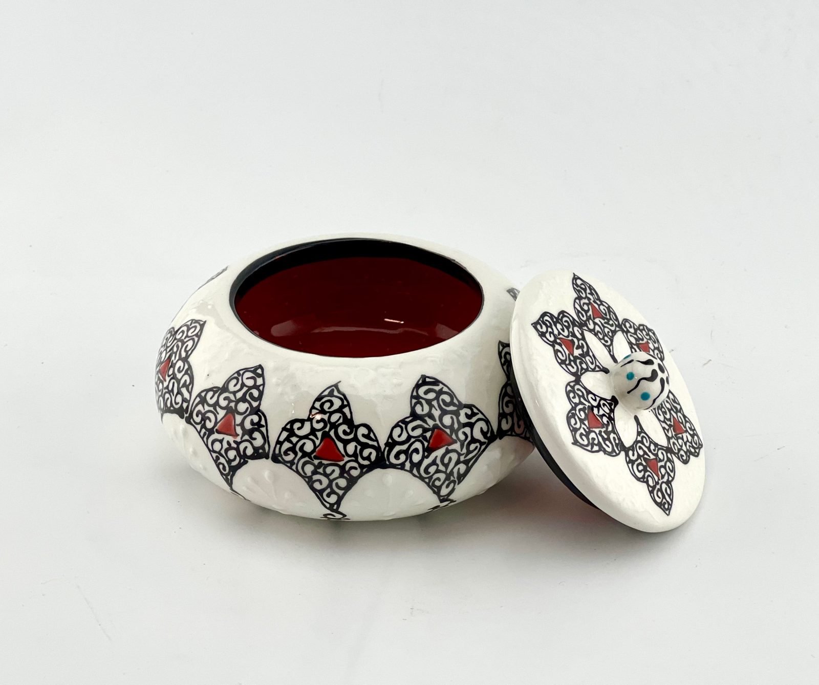 Jewelry box in symmetric design