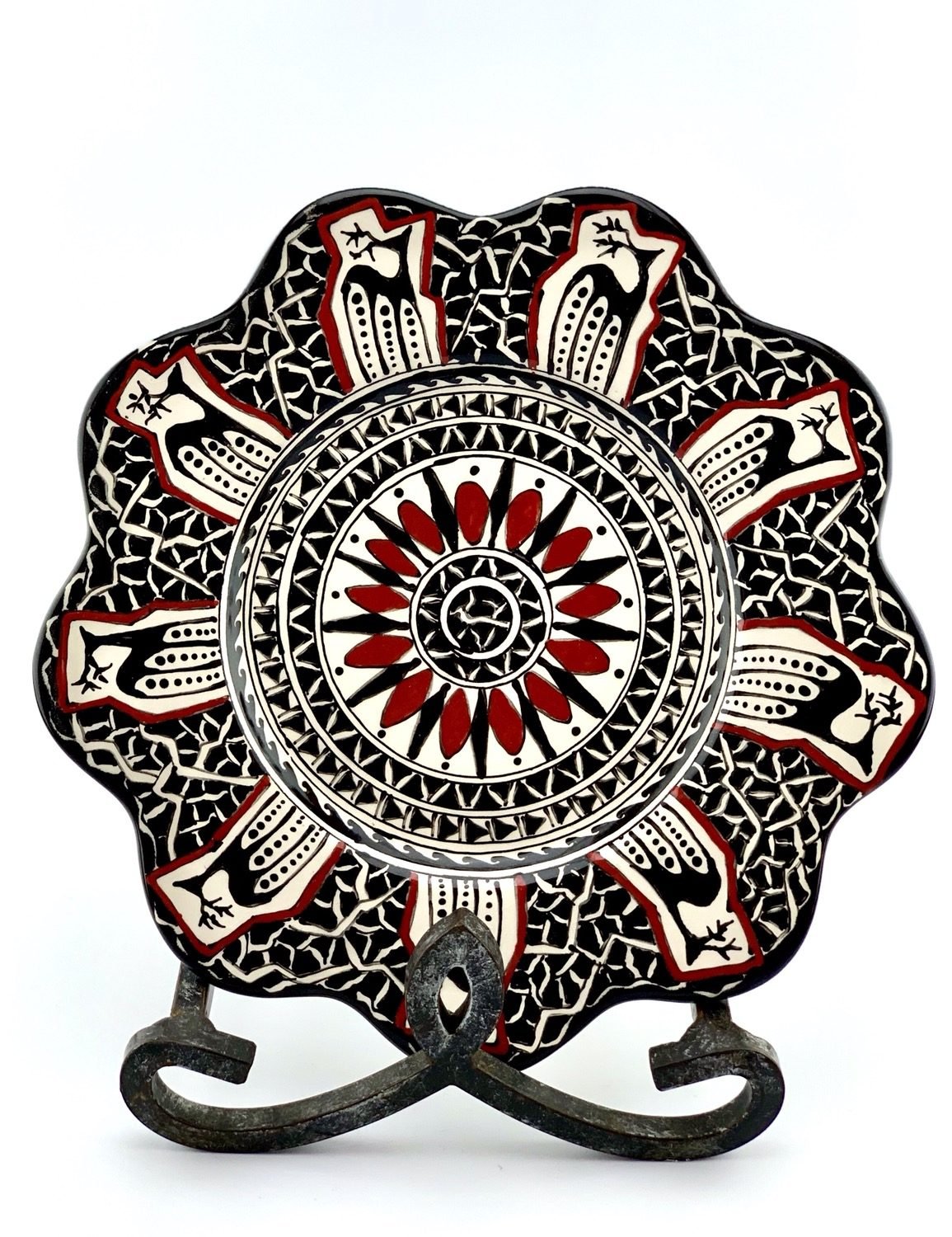 Historical flower plate