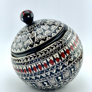 Cookie jar historical black and white